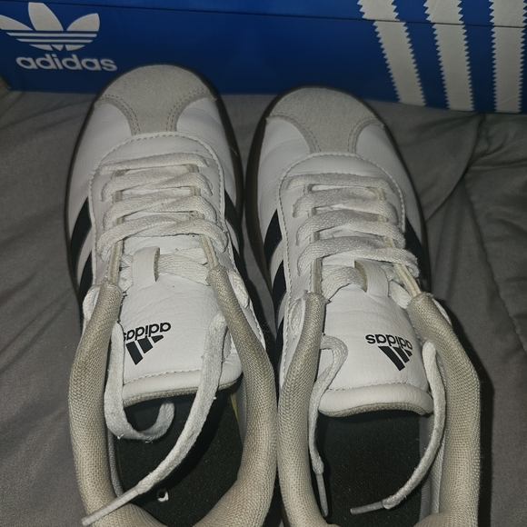 Adidas Kids White and Black Sneakers with Brown Sole - Picture 5 of 7